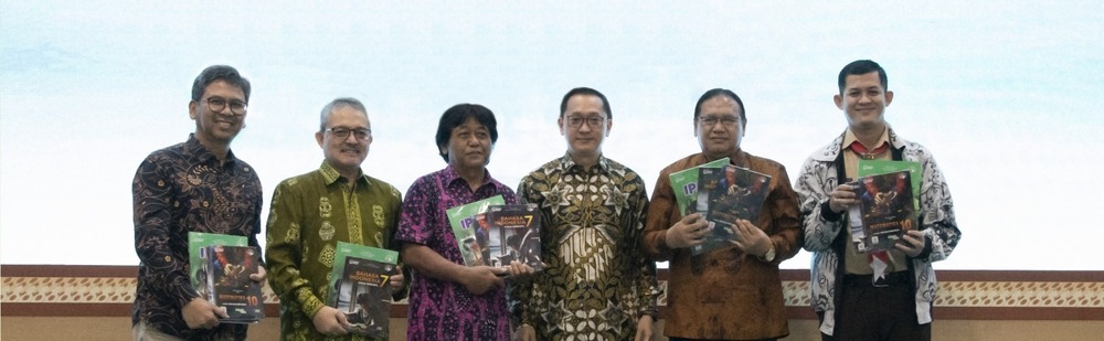Jelajah Ilmu dan Intan Pariwara Group meluncurkan Smart Book untuk merevolusi pendidikan di Indonesia.